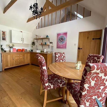 The Retreat, A Relaxing Getaway For Couples Appartement Hambrook Buitenkant foto